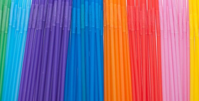 Plastic straws in different colours