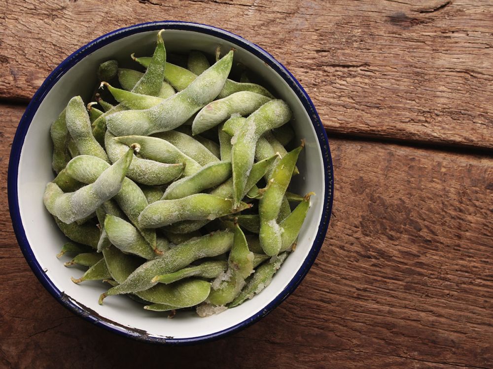 Beans in their pods in a bowl