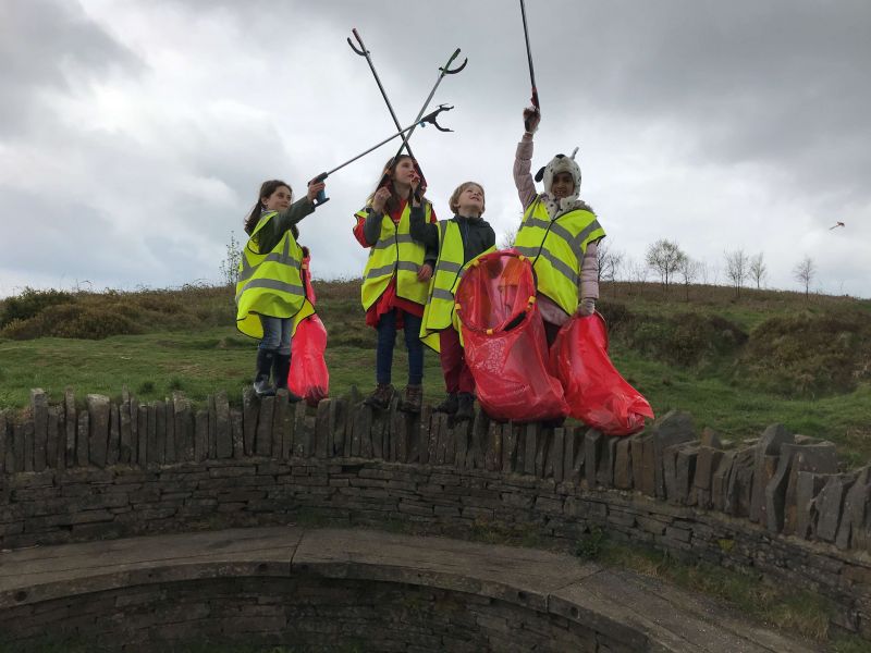 Children in Caerphilly doing a plastic pick-up