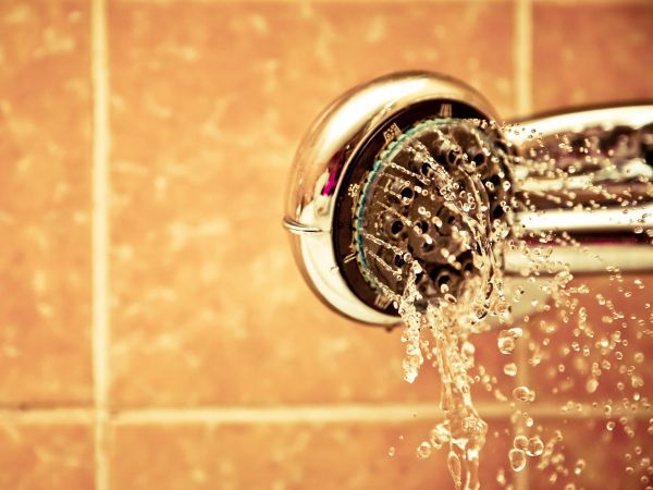 shower head with water