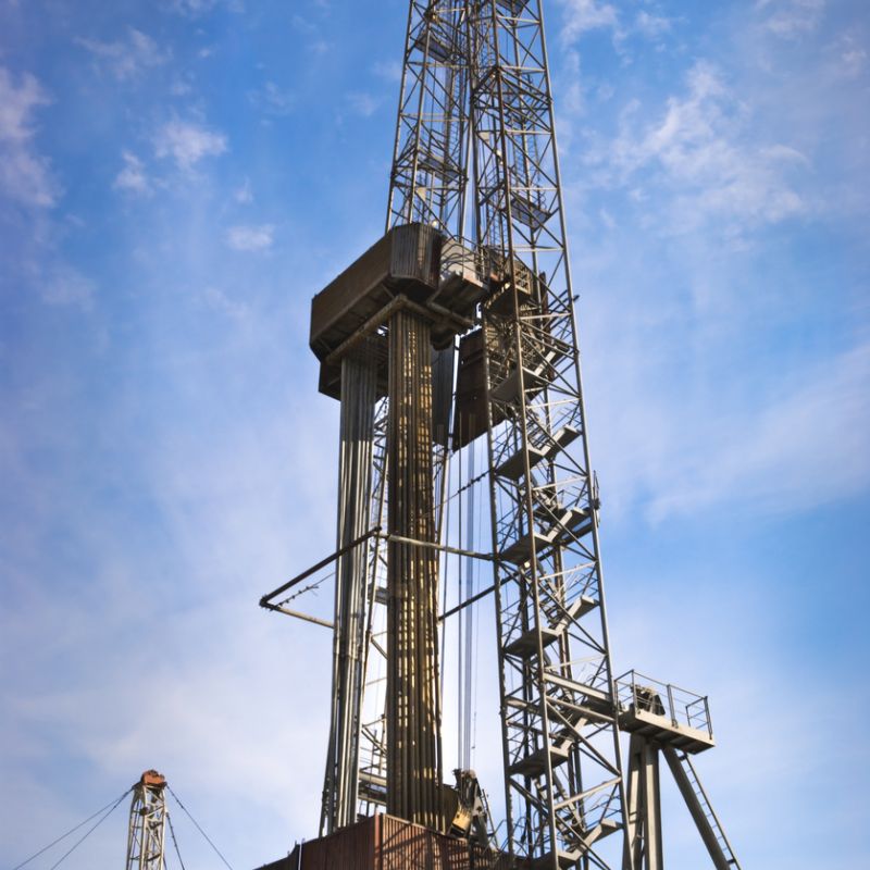 An oil derrick