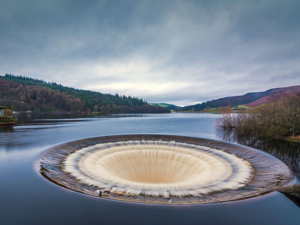 Ladybower Reservoir in Derbyshire, England