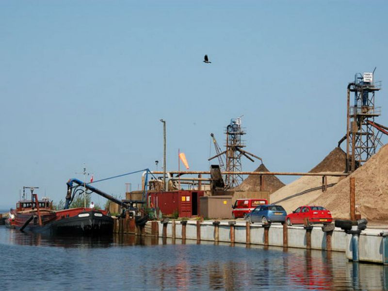 The sand suction barge Bayshore discharging her cargo at Emerson's Quay, Lough Neagh