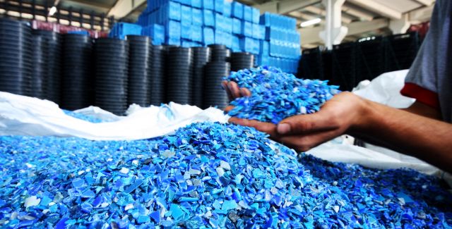 Microfibres: recycled plastic resin pellets