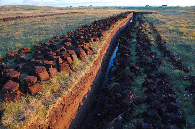 photo of peat cutting, Scotland