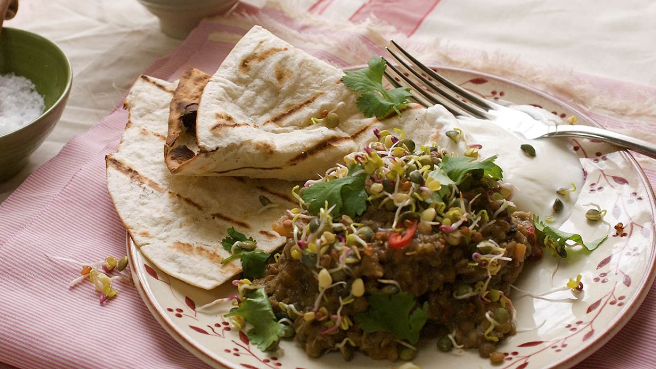 Rhubarb vegetarian curry with Indian flatbread