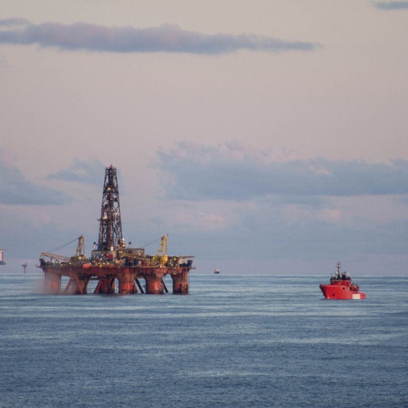 photo of north sea oil rig