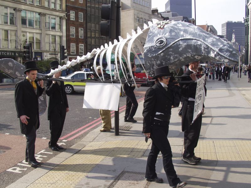 Whale funeral protest in 2004